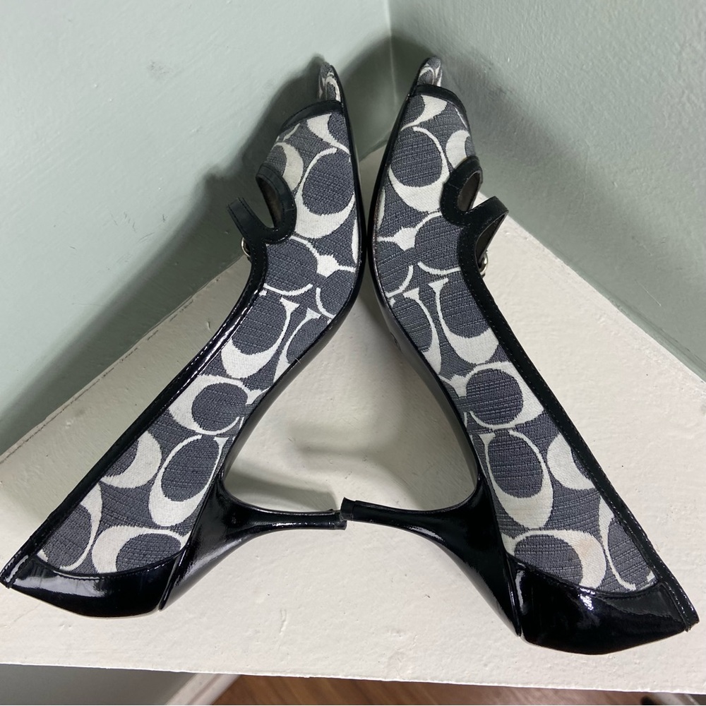 Coach Hayes Peep Open Toe Sz 7.5 Signature Fabric Black Patent Leather Heels - Picture 7 of 12